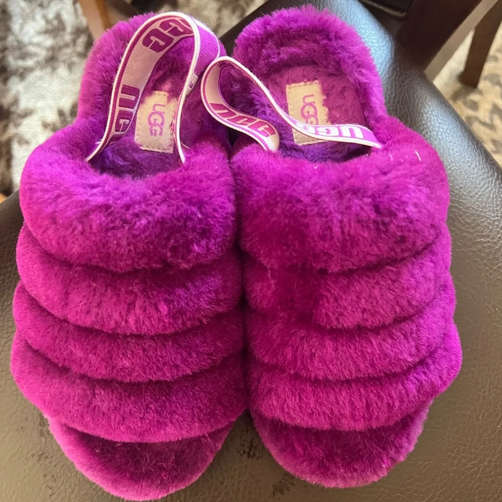 Ugg Slippers size 6 pink - Picture 1 of 7